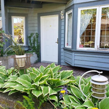 Bright Garden Suite By Forest & Beach & Ubc Vancouver Bagian luar foto