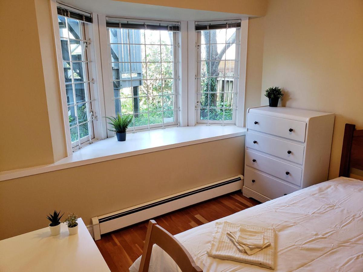 Bright Garden Suite By Forest & Beach & Ubc Vancouver Bagian luar foto