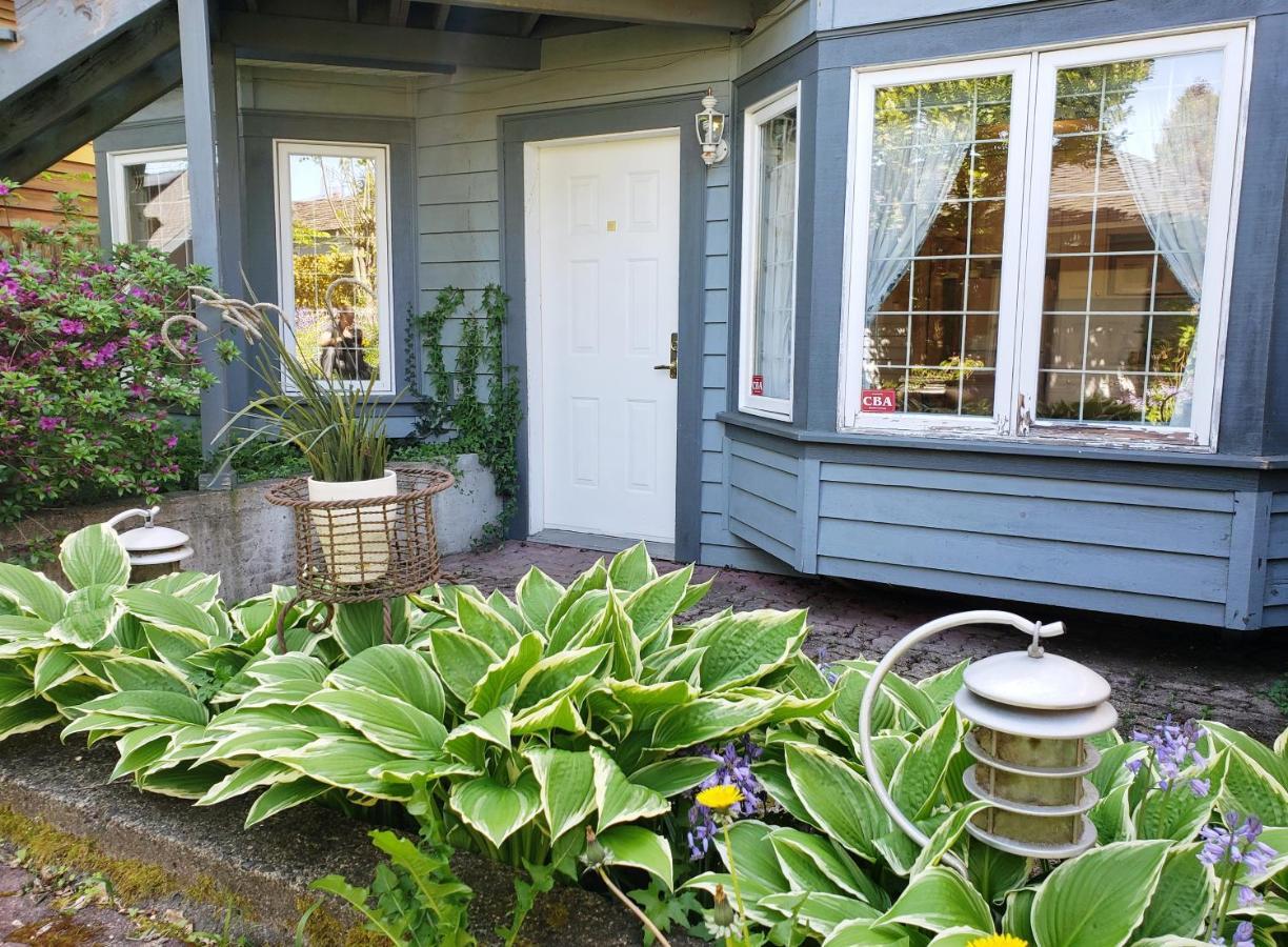 Bright Garden Suite By Forest & Beach & Ubc Vancouver Bagian luar foto